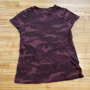 Athleta Women S Daily Camo Crew T-shirt Pink Purple Short Sleeve Top Size Small